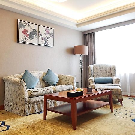 Ramada Plaza Tianlu Hotel Wuhan Exterior foto
