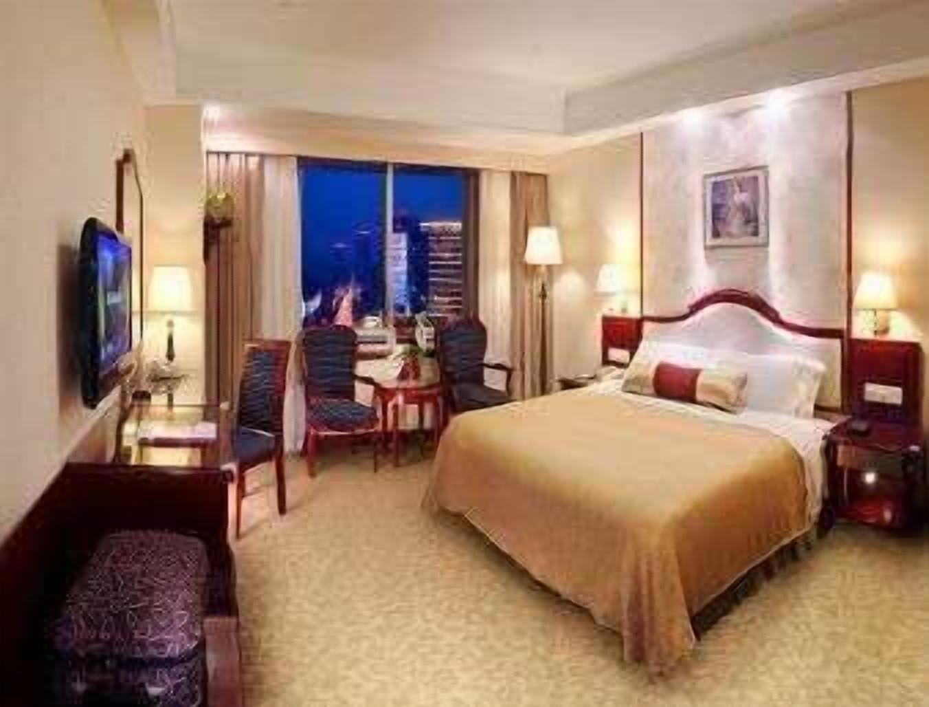 Ramada Plaza Tianlu Hotel Wuhan Exterior foto