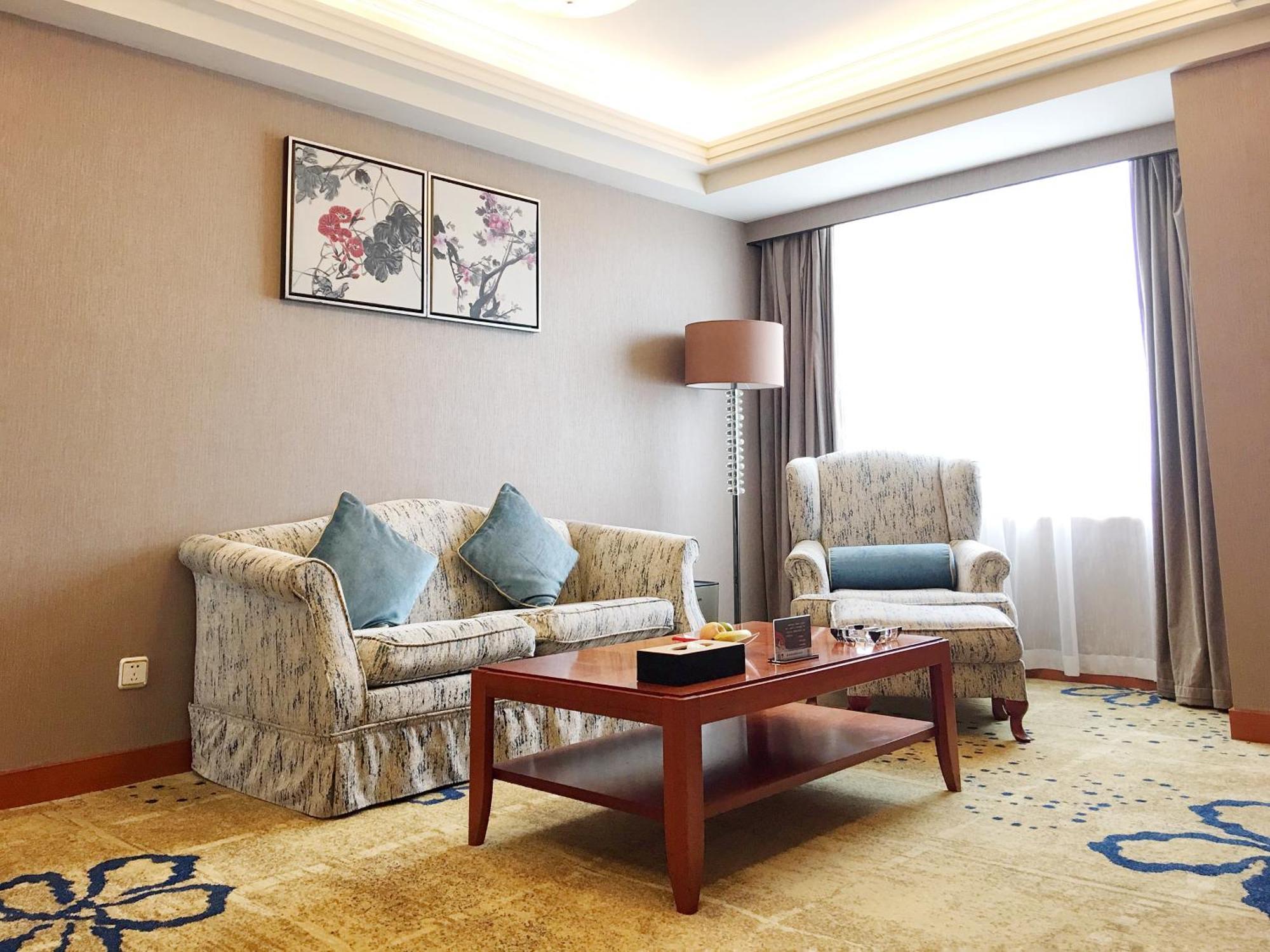Ramada Plaza Tianlu Hotel Wuhan Exterior foto