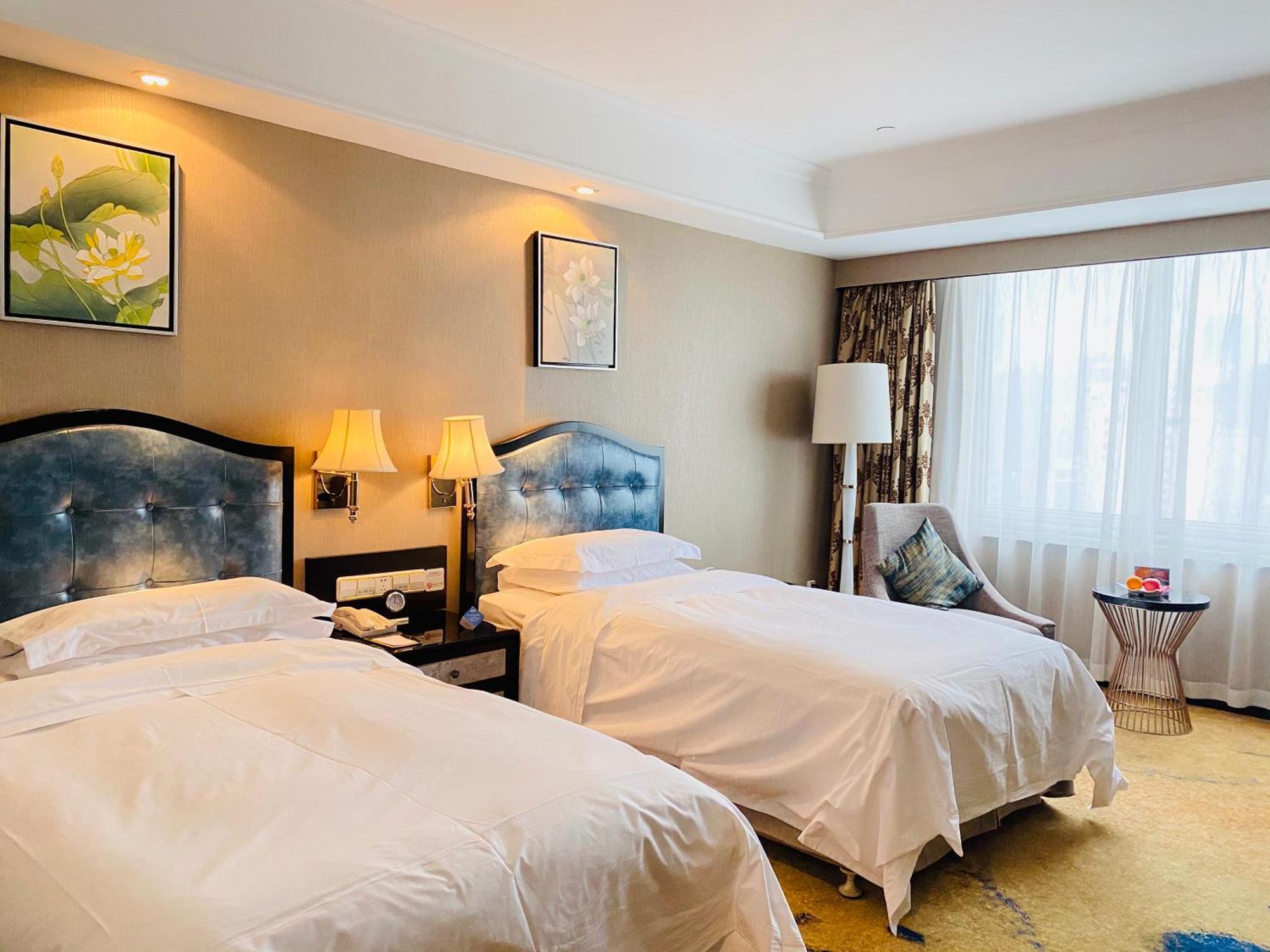 Ramada Plaza Tianlu Hotel Wuhan Exterior foto
